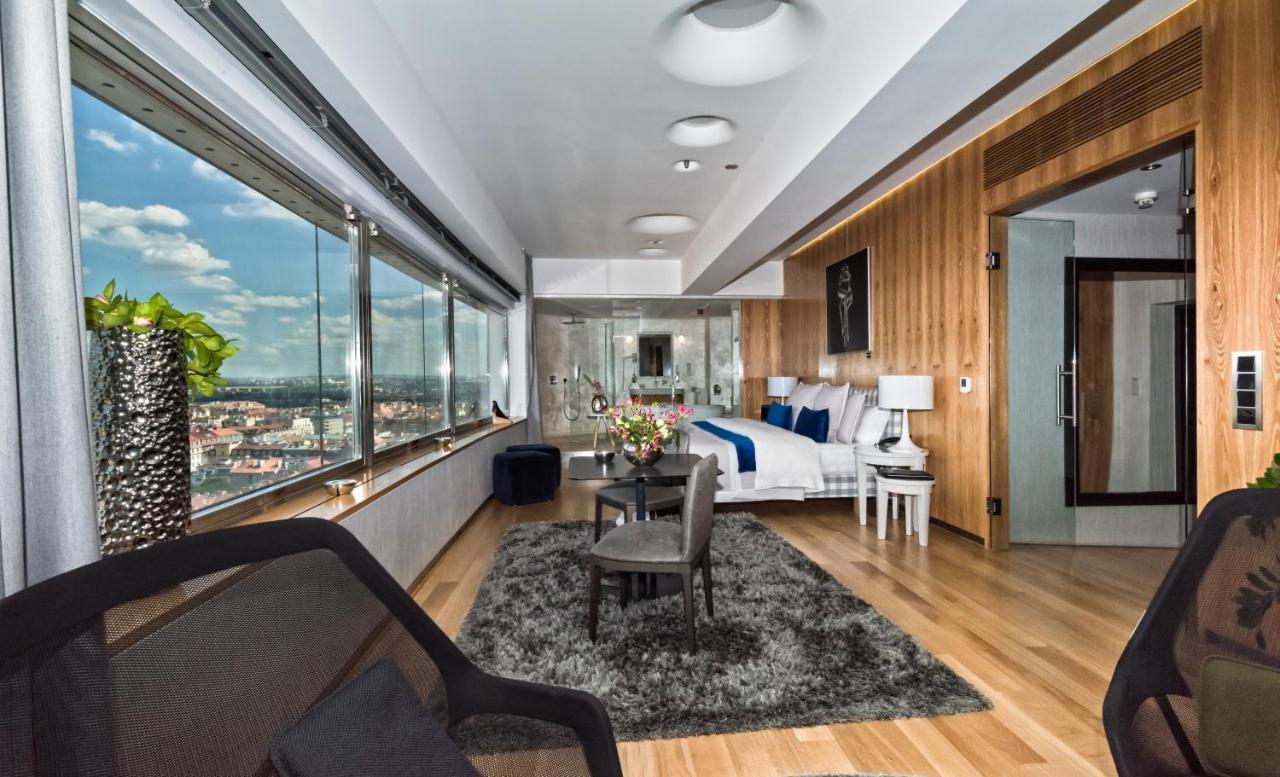 Sky Suite Hotel ปราก ภายนอก รูปภาพ