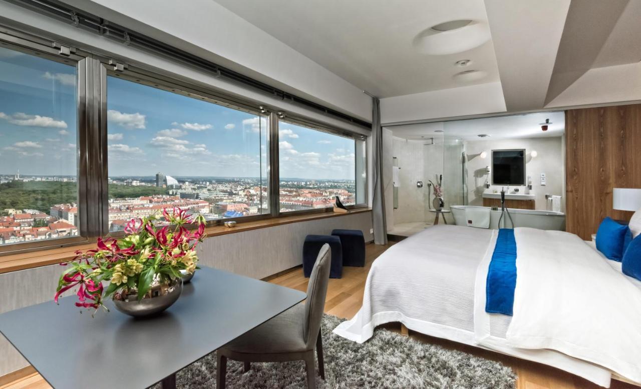 Sky Suite Hotel ปราก ภายนอก รูปภาพ