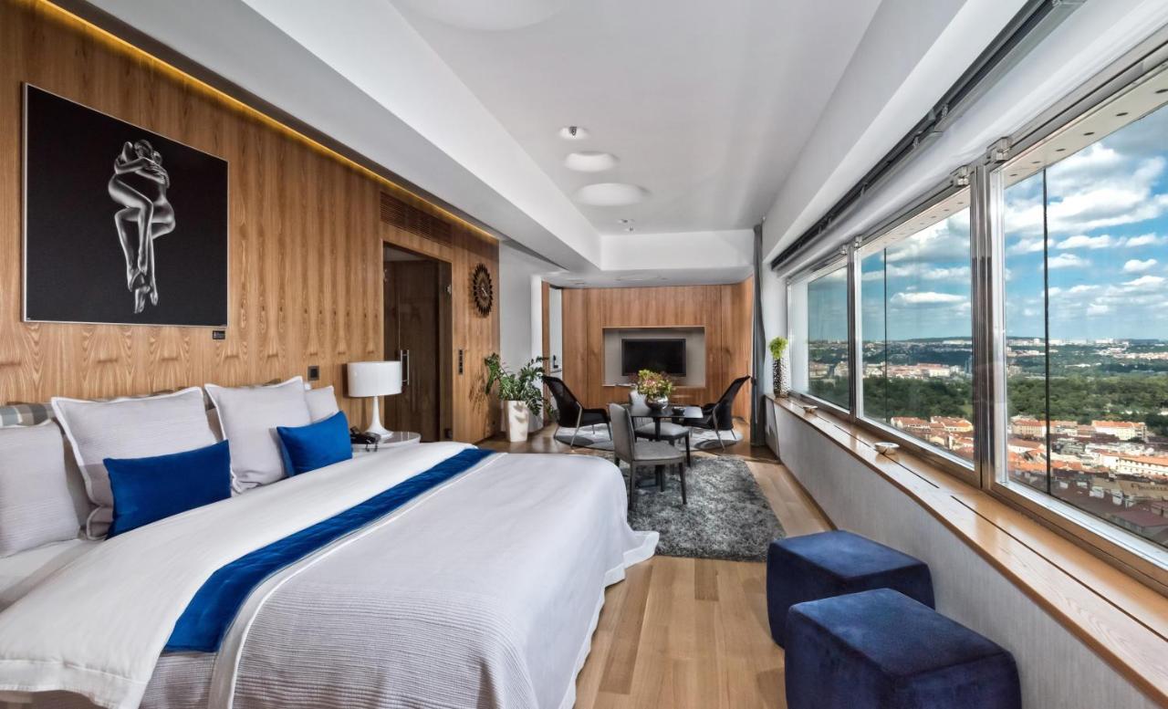 Sky Suite Hotel ปราก ภายนอก รูปภาพ